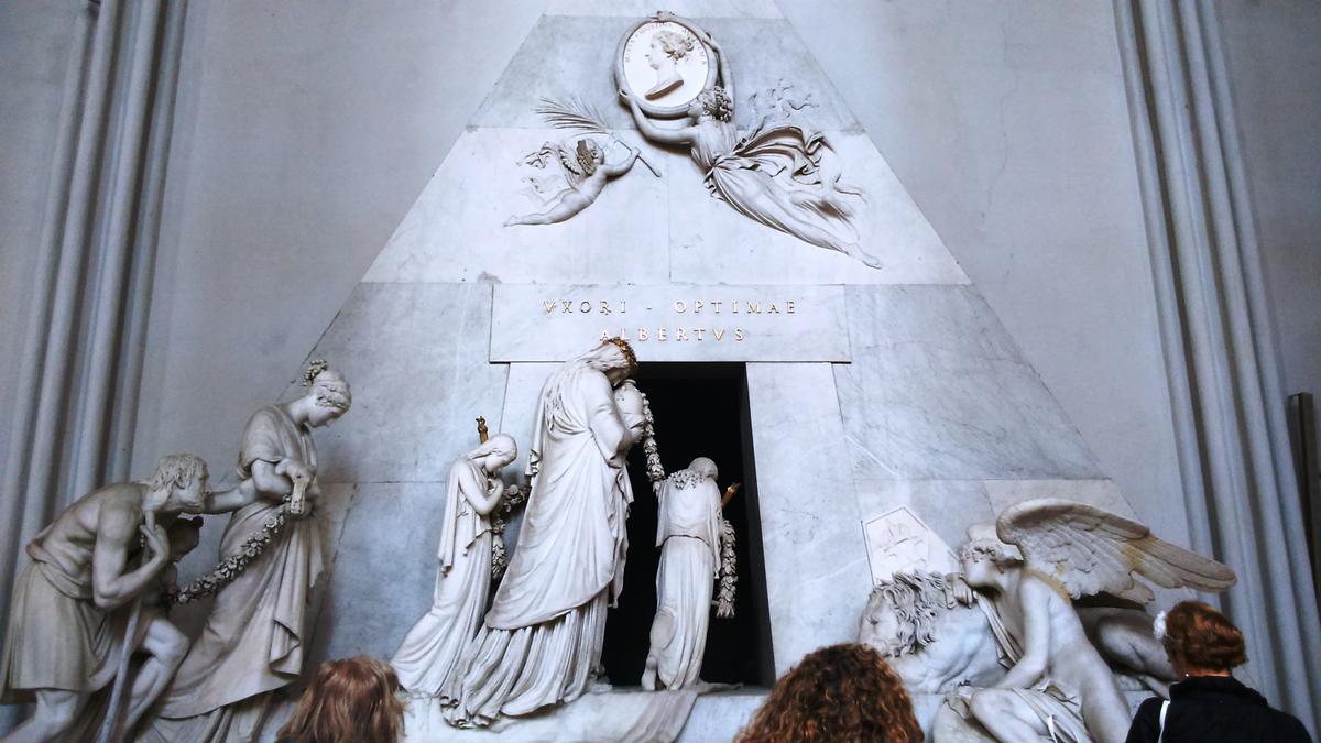 Cenotafio mortuorio de María Cristina de Austria (1798-1805) de Antonio Canova