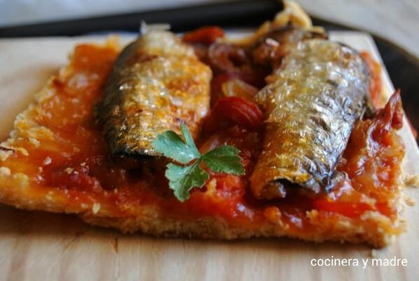 coca-de-sardinas-y-pimientos