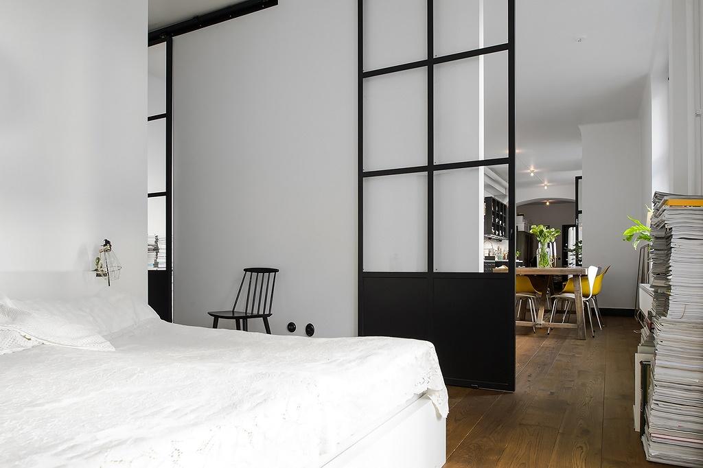 Cocina en el pasillo; Un precioso recorrido por un "apartamento tubo".