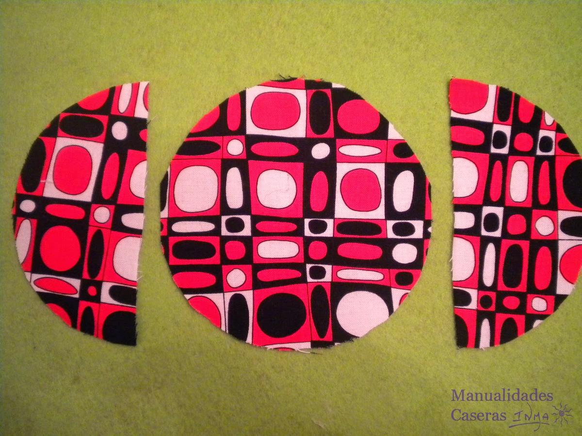 Manualidades Caseras Inma tela de formas geométricas roja y negra para hacer un guarda auriculares