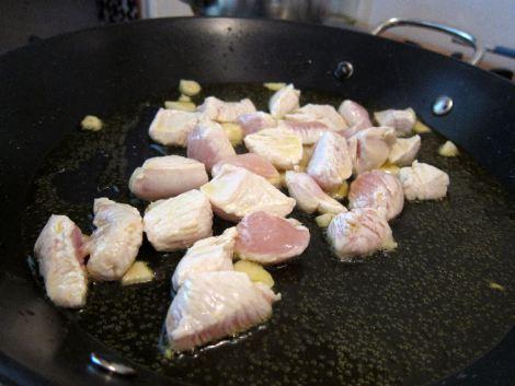 arroz-con-esparragos-setas-y-pollo