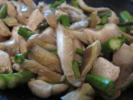 arroz-con-esparragos-setas-y-pollo