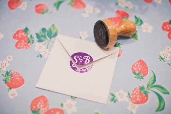 tampon-initiales-pastille-001_grande