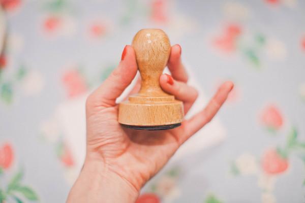 tampon-initiales-pastille-005_grande