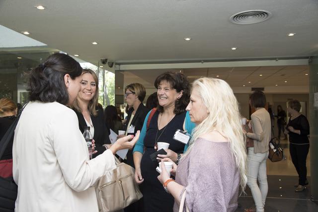  photo BE MUM cONFERENCIA networking Disfrutimadres 6_zps3ykoprrc.jpg