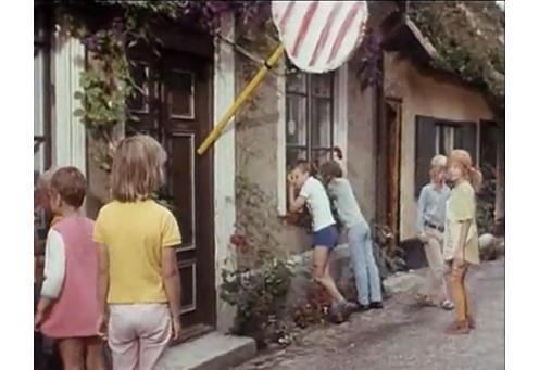  photo peliculas con caramelos pipi calzas largas y charlie y la fabrica de chocolate 1_zpsaggtatwj.jpg