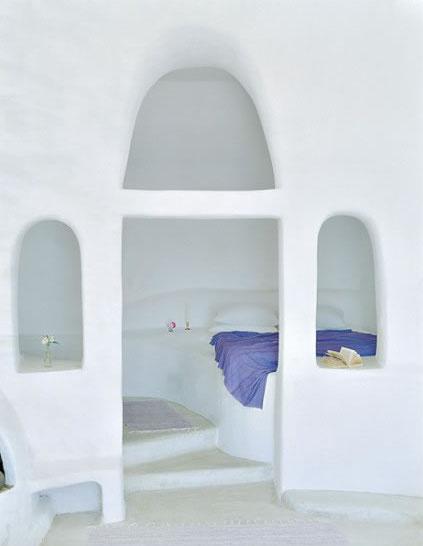 HomeLifeStyle-Hotel-Perivolas-Grece-Pool-bed-room
