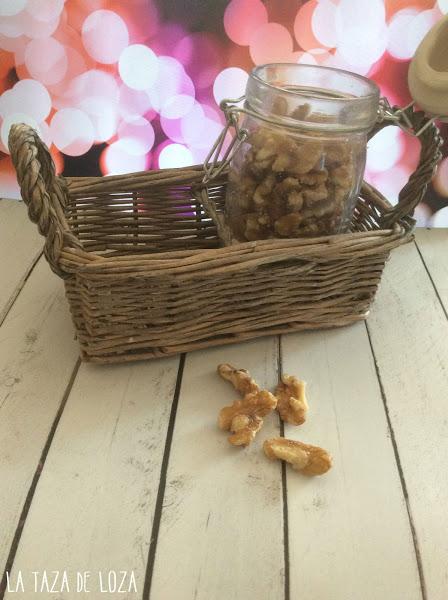 Nueces para el bund cake de chocolate y nueces