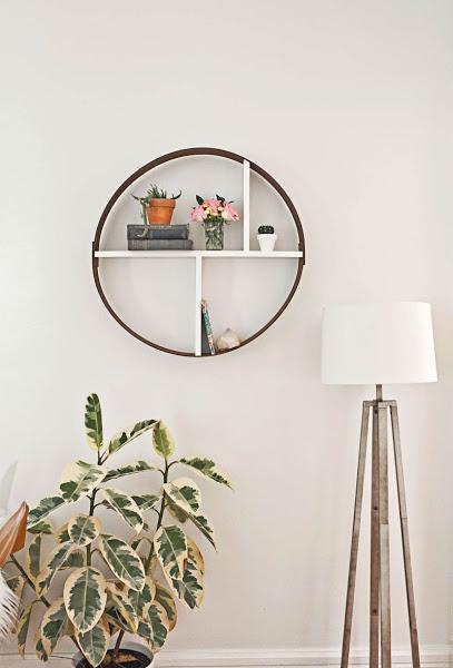 Salón decorado en tonos marrones