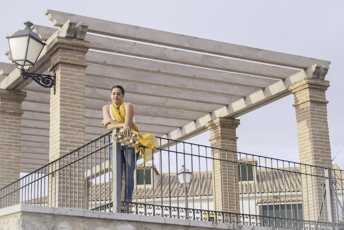 by la amiga de una amiga