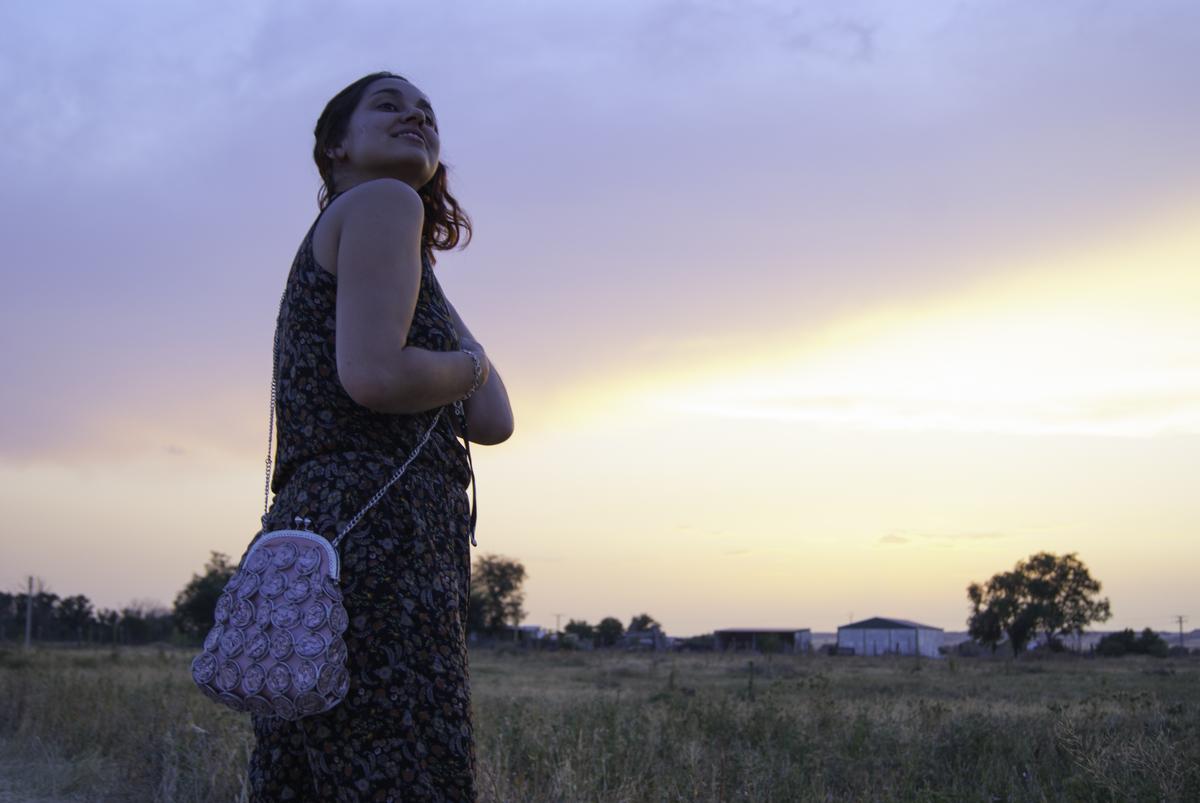 by la amiga de una amiga