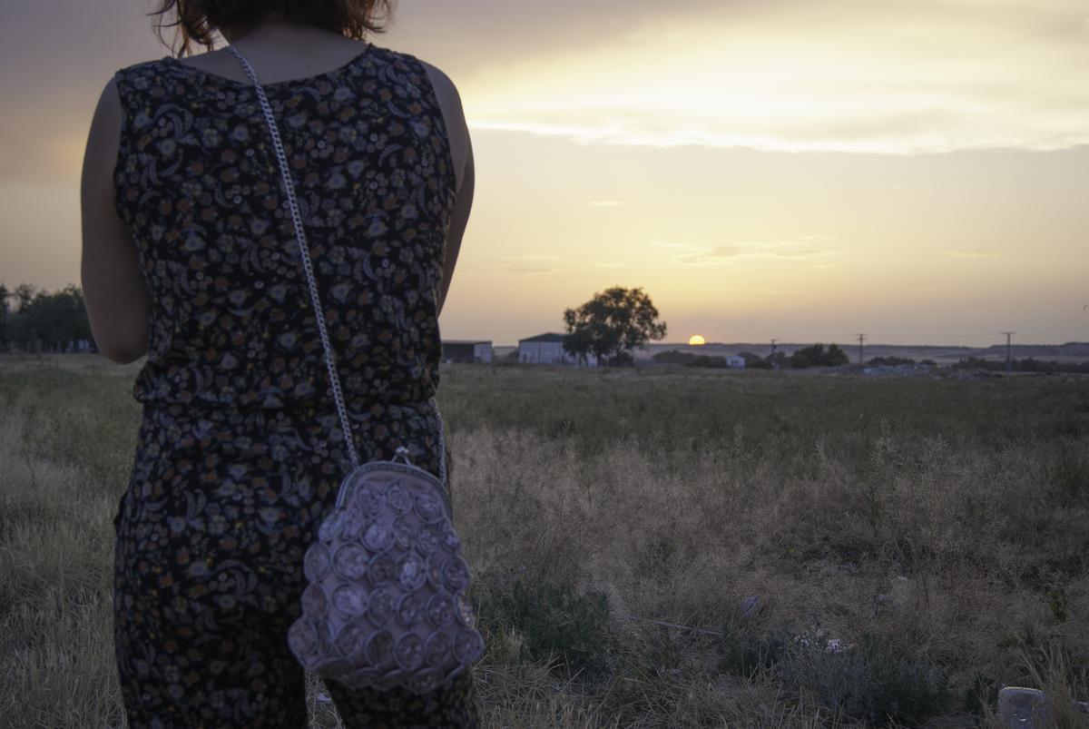 by la amiga de una amiga