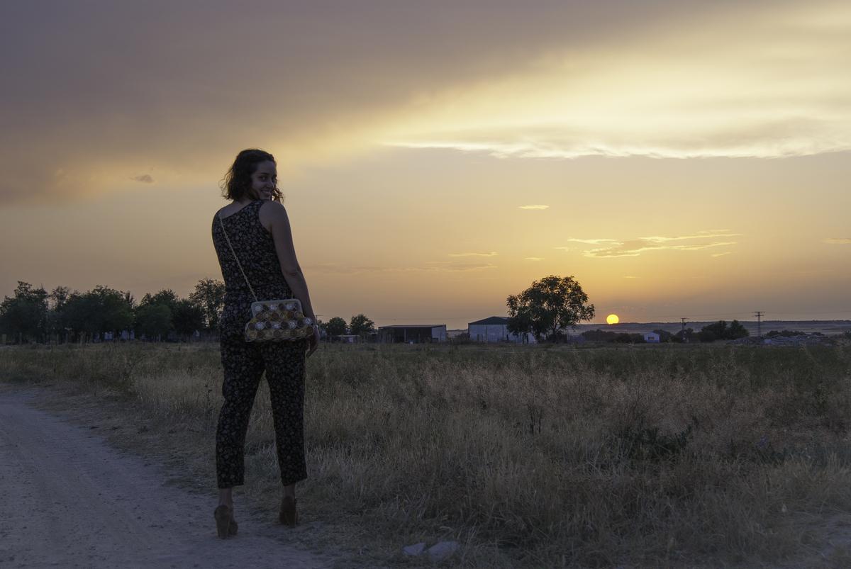 by la amiga de una amiga