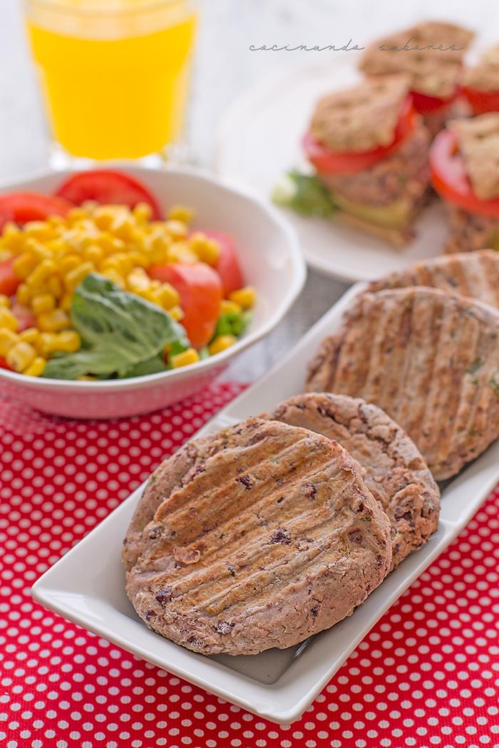 hamburguesas de alubias rojas, con pimiento y cebolla