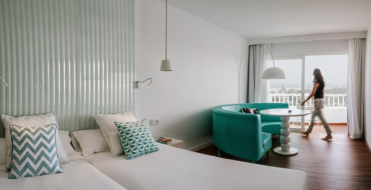 GOLDBYMARINA-STANDARD-BALCONY-SOUTHVIEW-MF