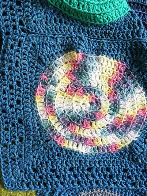 Claudelina-Manta-Circulos (4)