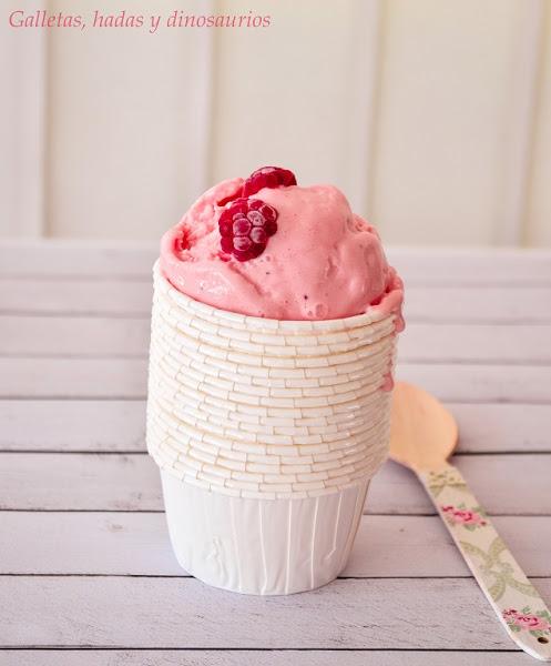 helado-yogur-queso-fresa