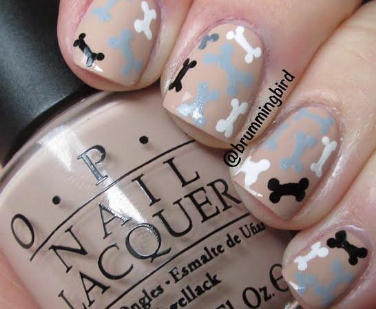 uñas decoradas con huesos