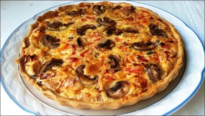 Quiche-de-jamón-y-queso-con-champiñones-final