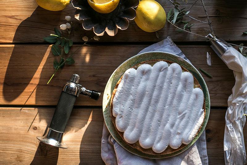 HOMELIFESTYLE-MAGAZINE-lemon-pie-romero-LA-COCINA-DE-CAROLINA-merengue