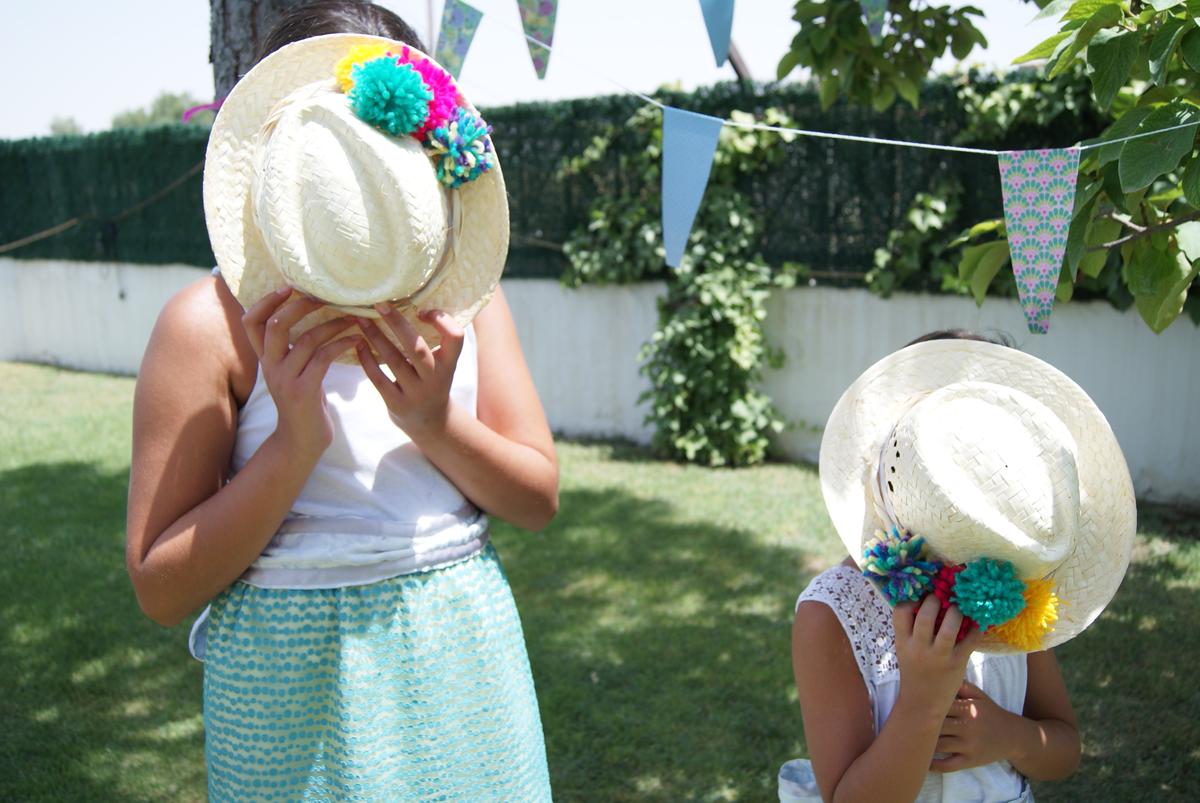 Primero con el sombrero que nos da vergüenza....