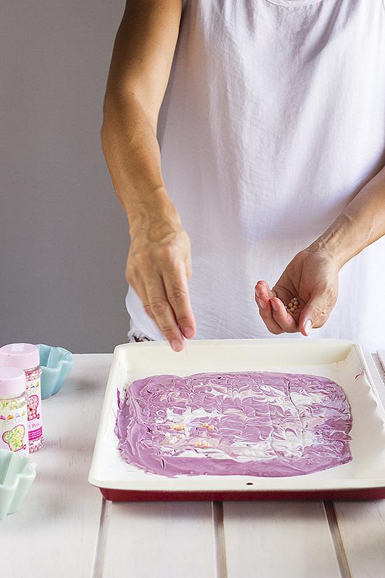 decoraciones-de-chocolate-tarta-happy-9