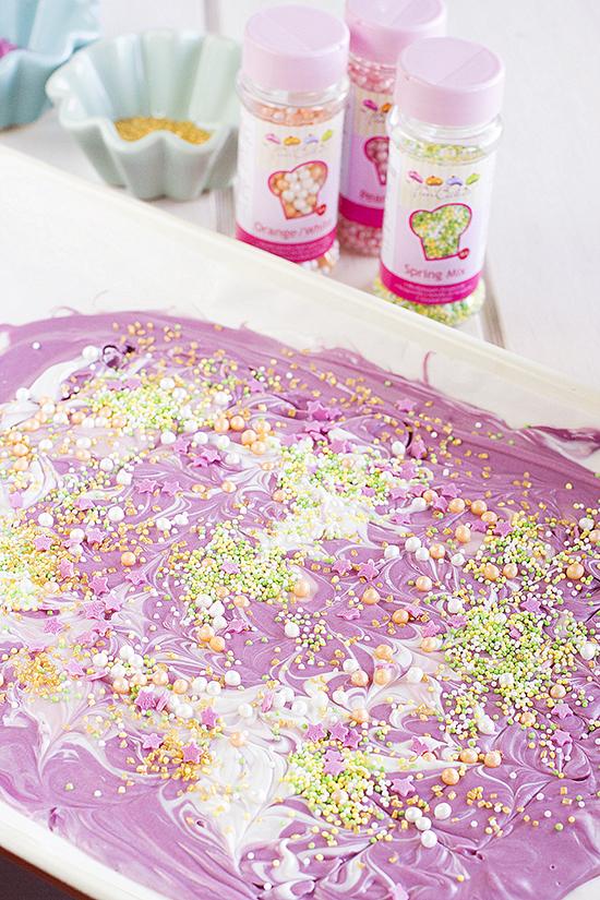 decoraciones-de-chocolate-tarta-happy-11