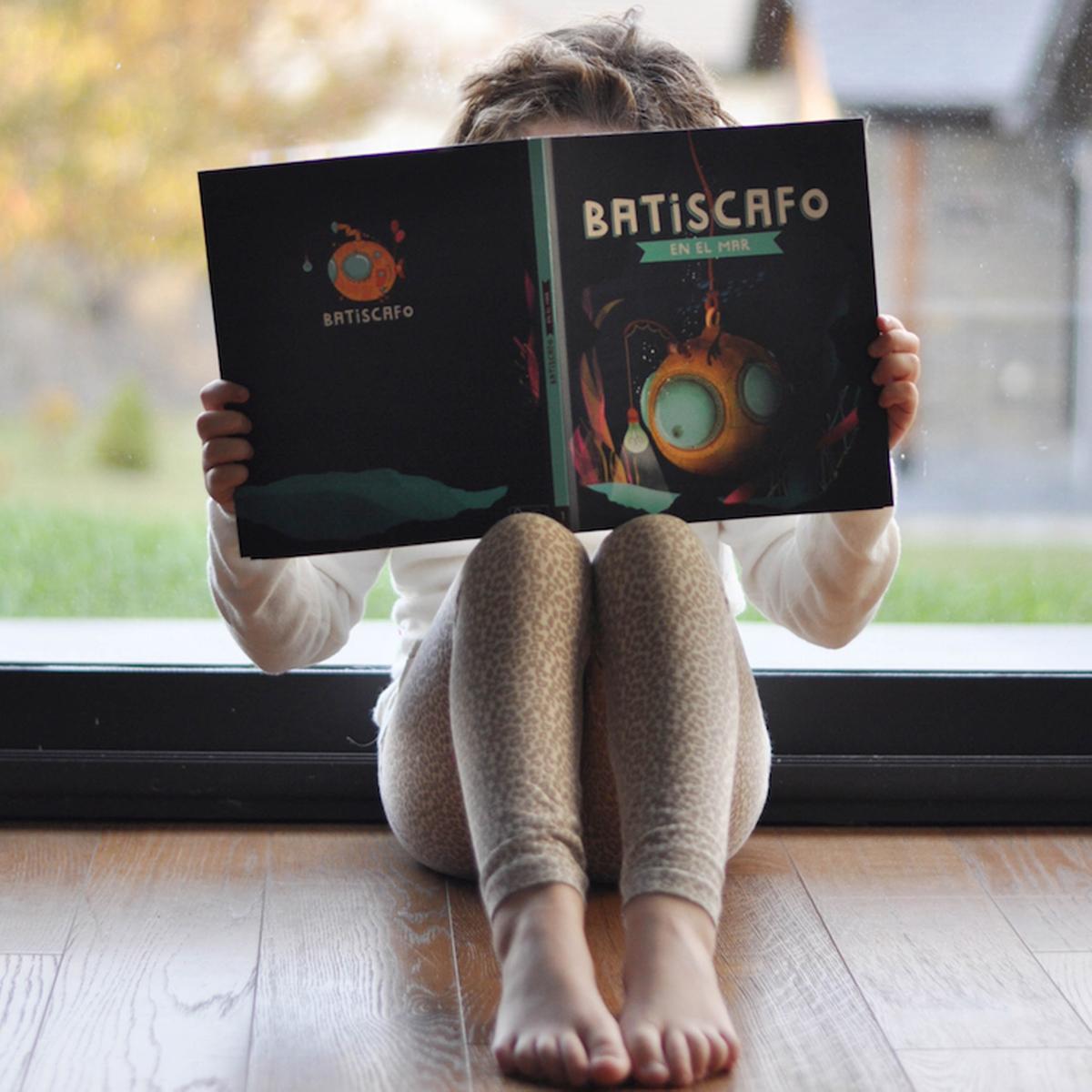 batiscafo-en-el-mar-by-transito-inicial-2-cuadrada