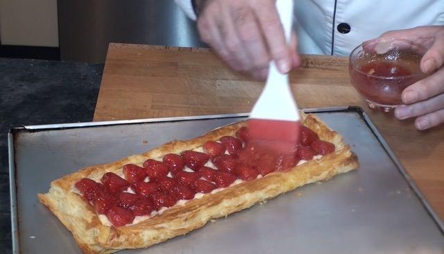 Tarta de Hojaldre con fresas y crema pastelera32_mini