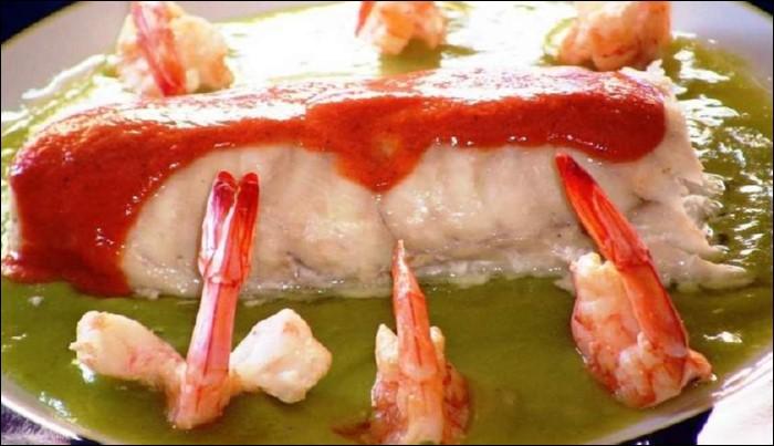 Merluza-dos-salsas-con-langostinos-facebook