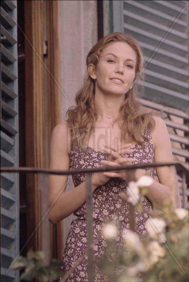 Pictured: Frances (DIANE LANE) in a scene from UNDER THE TUSCAN SUN. Based on the Frances Mayes memoir of the same name, Under The Tuscan Sun is directed by Audrey Wells and stars Diane Lane. Distributed by Buena Vista International.