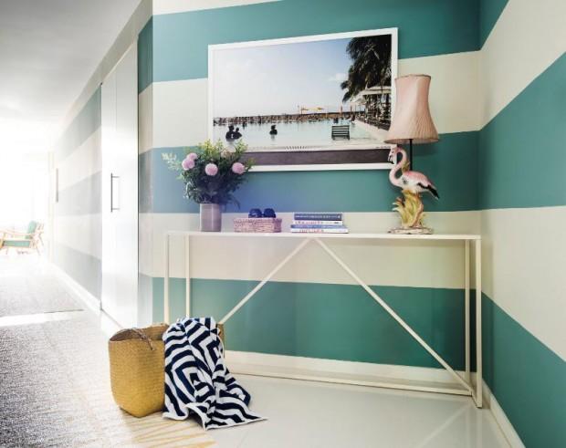 Stripes wall decoration