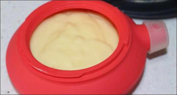 Poke-cake-de-chocolate-crema-pastelera