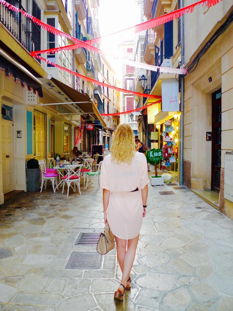 paula casielles livelove-polly fashion, read and wine