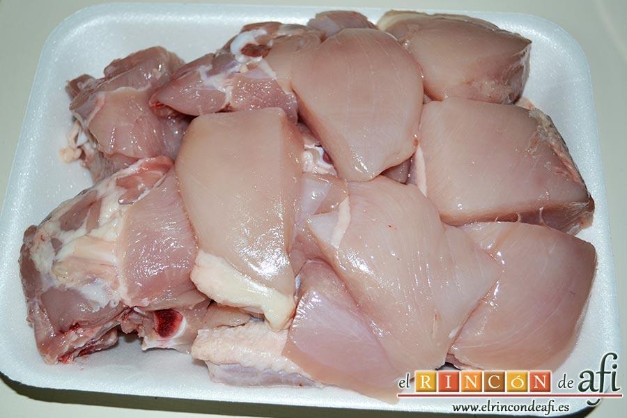 Pollo al cava rápido, decimos al carnicero que nos trocee el pollo y le retire la piel