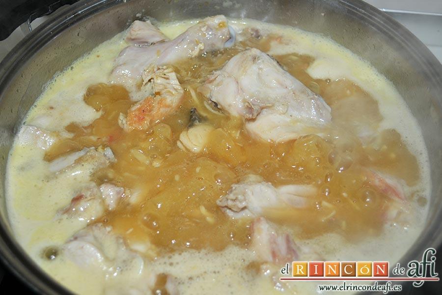 Pollo al cava rápido, dejamos a fuego fuerte unos 5 minutos y los 25 minutos restantes a fuego moderado