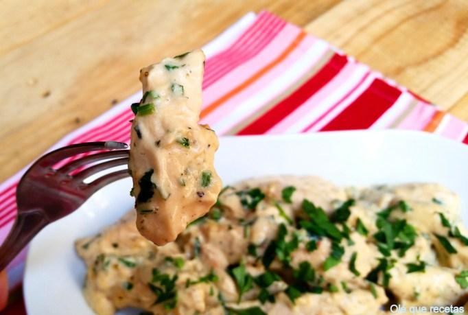 pollo en salsa de nata (crema de leche)