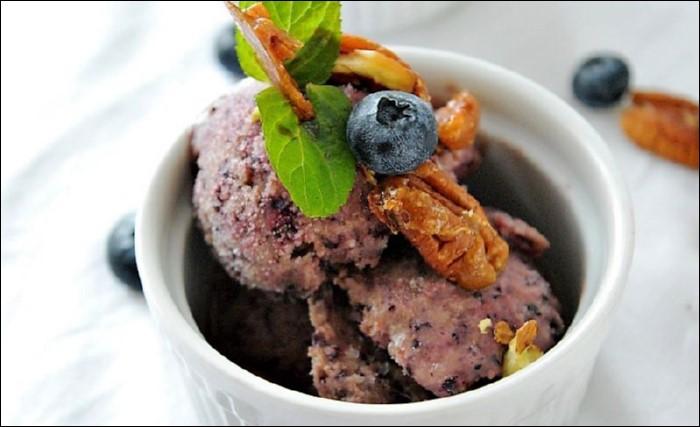 Helado-de-arándanos-con-nueces-portada