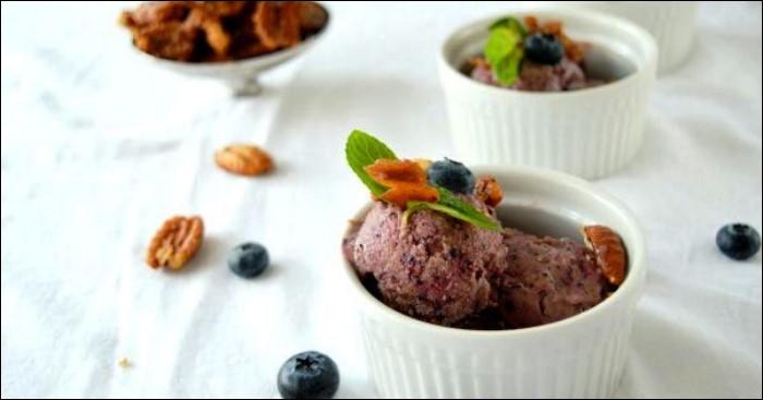 Helado-de-arándanos-con-nueces-final