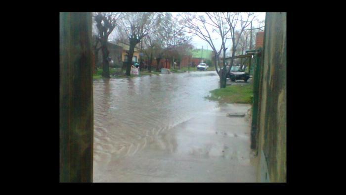 calles inundadas en berisso