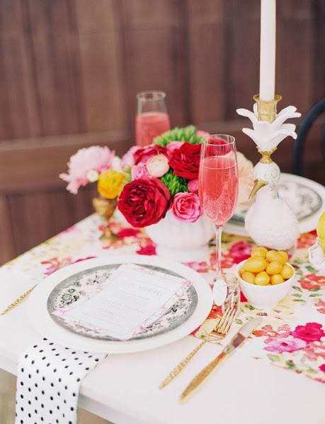 Estilo glam y femenino en la mesa