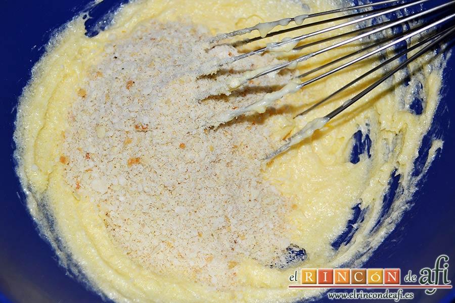 Galletas para el café, añadimos la almendra molida