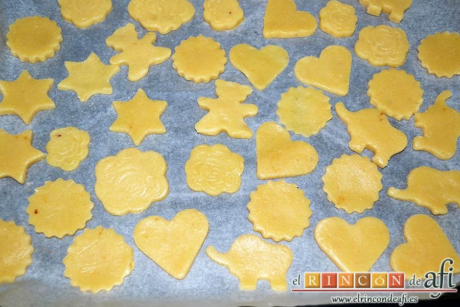 Galletas para el café, las colocamos en una bandeja de horno cubierta con papel de horno