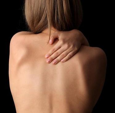 Cómo prevenir y aliviar el dolor de espalda de forma natural