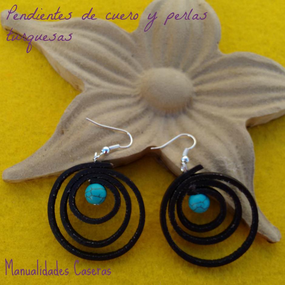 manualidades caseras faciles pendientes de cuero plano marrón con perlas turquesas