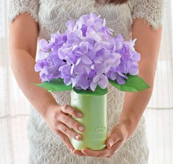 ortensias hechas con papel de seda (tissue paper) para decorar en casa