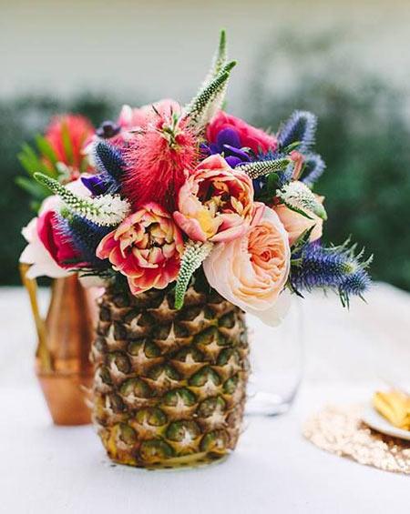 idea de centro de mesa con una piña