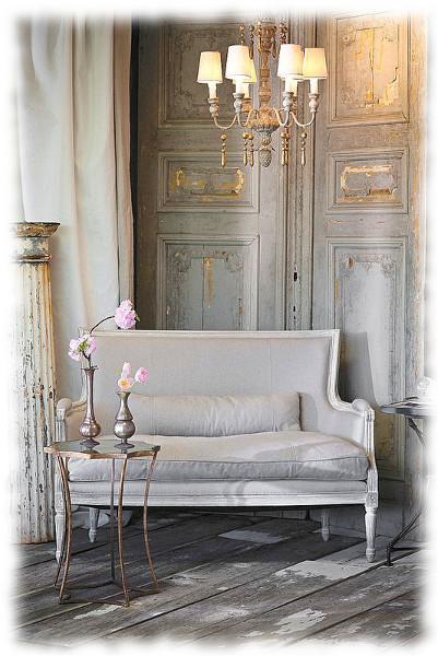 Rincón decorado con puertas recicladas