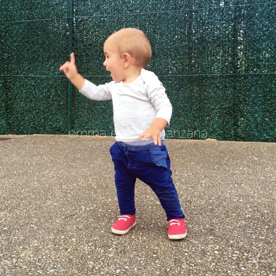 Imagen de Martín apuntando en el blog de Emma es una manzana