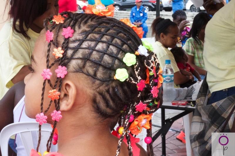 Peinado de la categoría infantil del concurso de peinados afro.